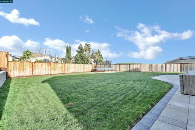 5420 Promontory Way, Antioch CA: https://media.crmls.org/mediaz/b6f92602-8476-4bf9-a9ce-1ec138ca697d.jpg