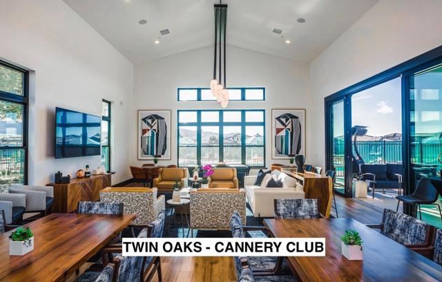 2140 White Oak Drive, Hollister CA: https://media.crmls.org/mediaz/b6f92c6a-056f-4954-a939-02a2587cbc6b.jpg