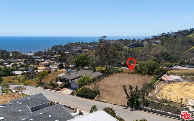 729 Enchanted Way, Pacific Palisades CA: https://media.crmls.org/mediaz/b6f9500e-ff42-4177-a3e5-5a8ed9087fb8.jpg