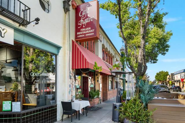 1317 Laguna Avenue, Burlingame CA: https://media.crmls.org/mediaz/b6f95101-0176-4a0a-a7cb-2a48d8f4e08f.jpg