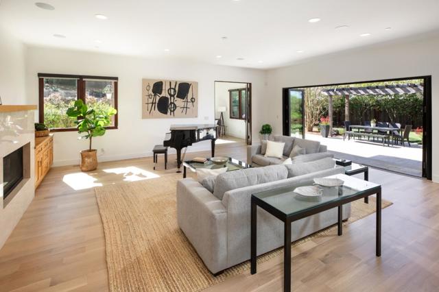 Image 7 of 32 For 1330 Villa Drive