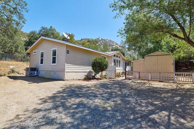 14625 Mussey Grade Rd, Ramona CA: https://media.crmls.org/mediaz/b6fa7c31-1a43-4937-9c79-6c4d341fb9da.jpg