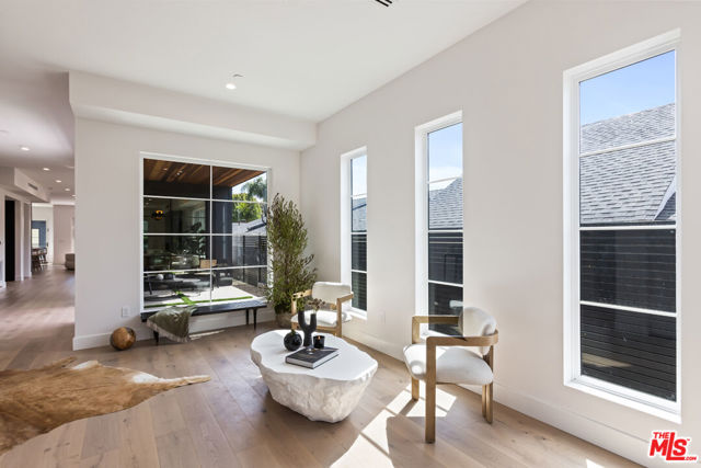 908 Rosecrans Avenue, Manhattan Beach CA: https://media.crmls.org/mediaz/b6fabf9f-b878-4a17-9e76-46945f41e19c.jpg