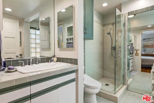 3238 Corinth Avenue, Los Angeles CA: https://media.crmls.org/mediaz/b6faede7-3e96-4d0a-a4d7-96636ce03894.jpg