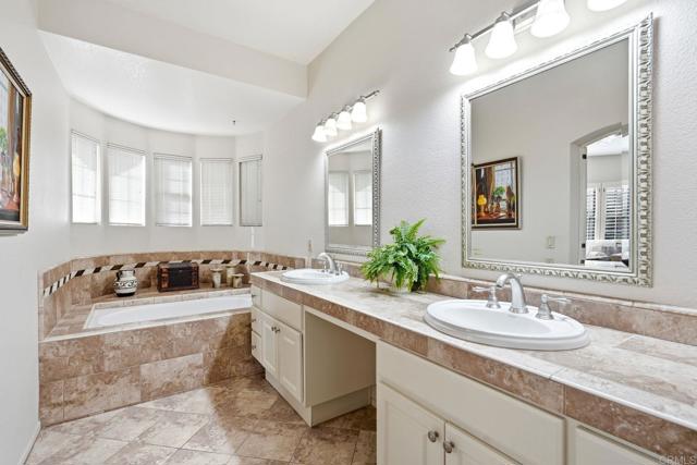 Detail Gallery Image 15 of 62 For 28766 Vista Valley Dr, Vista,  CA 92084 - 2 Beds | 2 Baths