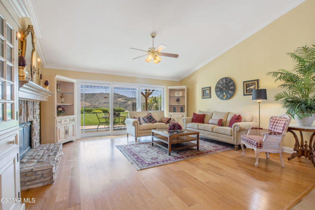 12490 Ridge Drive, Santa Rosa CA: https://media.crmls.org/mediaz/b6fcbe82-50f7-4f06-a461-45e740897780.jpg