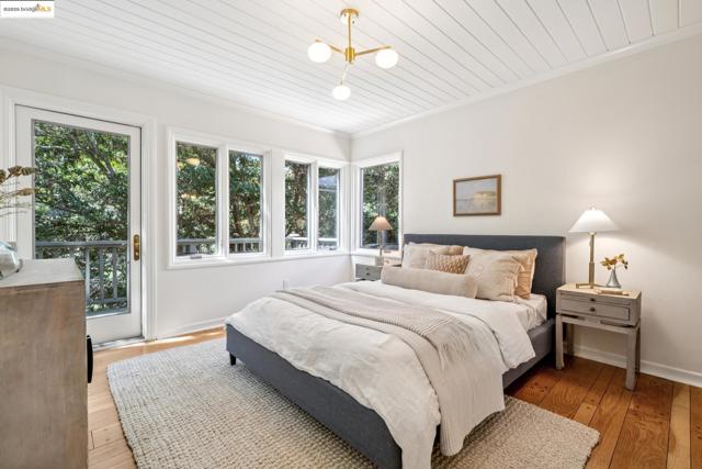 1301 Mountain Blvd, Oakland CA: https://media.crmls.org/mediaz/b6fce668-a12a-4cbc-a693-0d981047a8e6.jpg