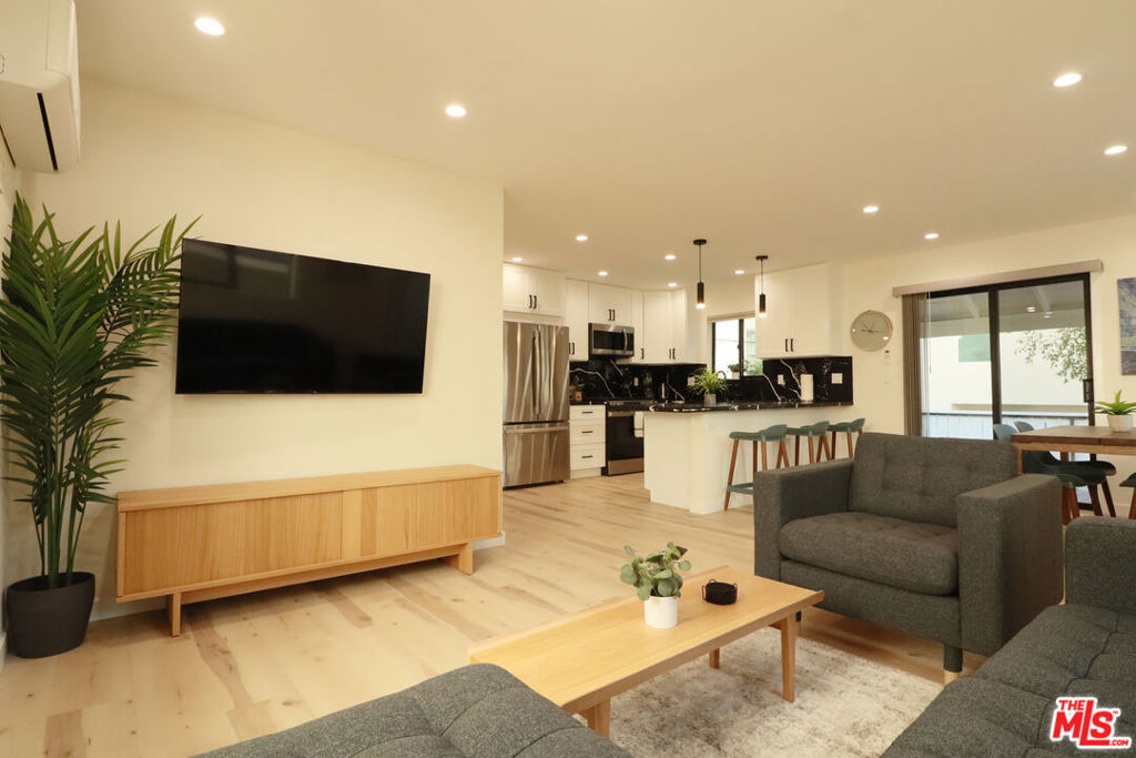 918 N San Vicente Boulevard #D