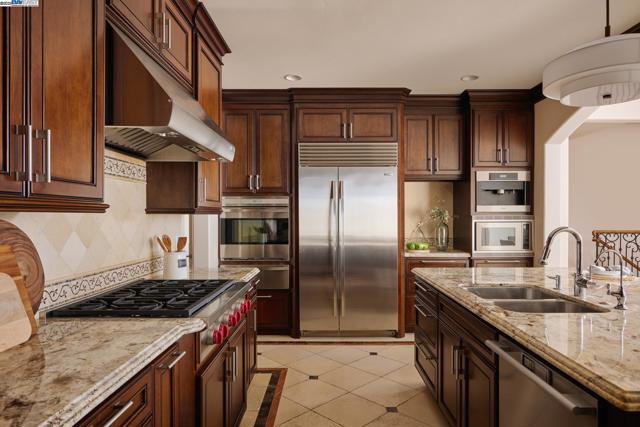 44506 Vista Grande Court, Fremont CA: https://media.crmls.org/mediaz/b6fd1040-602d-422d-84b5-5c27da6b965a.jpg