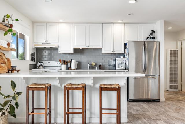 1770 Haydn Drive, Encinitas CA: https://media.crmls.org/mediaz/b6fd54ce-76bf-4485-8a96-7dc7fc362ec4.jpg