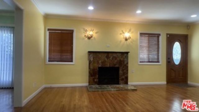 1903 S Westgate Avenue, Los Angeles CA: https://media.crmls.org/mediaz/b6fdd6ce-6659-4075-92bf-c8464530c47e.jpg