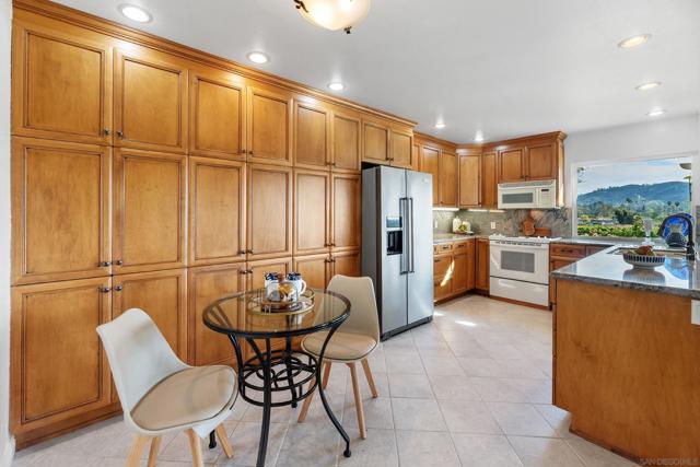 12635 Pacato Circle S, San Diego CA: https://media.crmls.org/mediaz/b6fe3625-5cb9-4b0a-9667-35ced3dbcccb.jpg