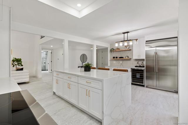 6555 Caminito Northland, La Jolla CA: https://media.crmls.org/mediaz/b6fea7f8-153c-4e26-ad75-cdb4c604968c.jpg