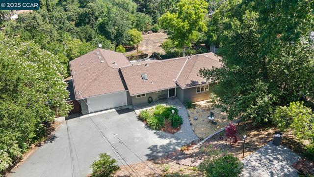 196 Miramonte Rd, Walnut Creek CA: https://media.crmls.org/mediaz/b6fee6de-1dc1-46fd-a680-af0fd9b85408.jpg