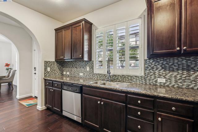 5010 Barrenstar Way, San Ramon CA: https://media.crmls.org/mediaz/b6ff38e5-79c0-4587-aae6-d8834b29eaf0.jpg