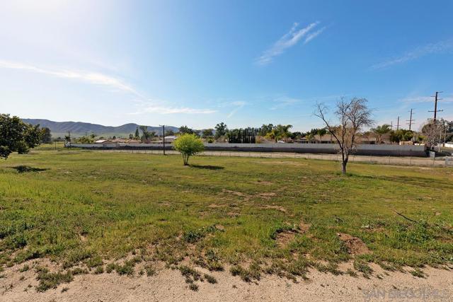 24567 Adams Ave, Murrieta CA: https://media.crmls.org/mediaz/b6ff3add-43bb-41d3-8695-75f18e8f8468.jpg