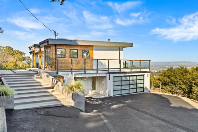 760 Loma Court, Redwood City CA: https://media.crmls.org/mediaz/b6ff977d-35ae-4c41-bdbf-58ea0b1b4d30.jpg