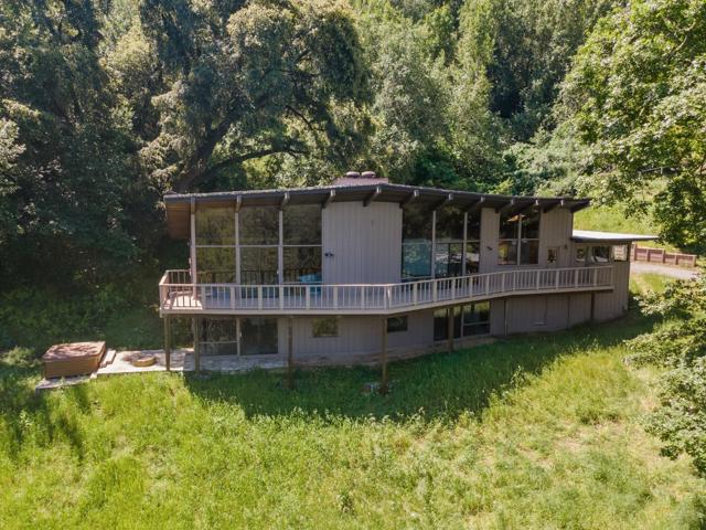40 Deer Path Drive, Portola Valley CA: https://media.crmls.org/mediaz/b700d2b6-277f-4cfd-b931-13f2496eaf90.jpg