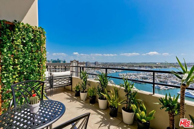 4335 Marina City Drive, Marina del Rey CA: https://media.crmls.org/mediaz/b7025ef0-b686-4e95-8a42-34a3ed8fad80.jpg