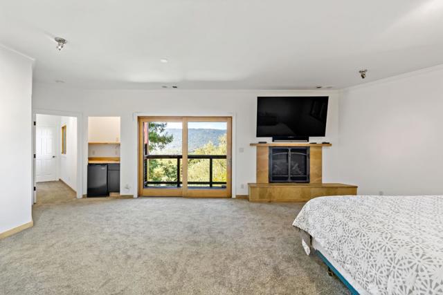 711 W California Way, Redwood City CA: https://media.crmls.org/mediaz/b702bc8c-75cf-4218-a550-07d89b9b2e17.jpg
