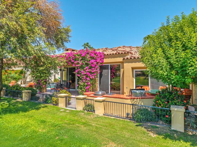 79885 Liga, La Quinta CA: https://media.crmls.org/mediaz/b70341e2-3ea9-4590-aded-11686f319251.jpg