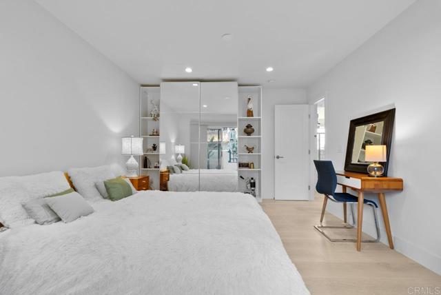 2191 Caminito Del Barco, Del Mar CA: https://media.crmls.org/mediaz/b7040e62-8b35-4996-bcc9-54b8aa572d70.jpg