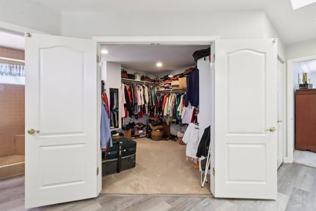 9704 Indian Creek Way, Escondido CA: https://media.crmls.org/mediaz/b7046d05-04c7-4478-8239-02b8c8fb1889.jpg