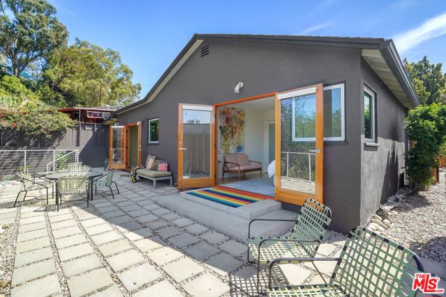 1865 UPPERTON Avenue, Los Angeles CA: https://media.crmls.org/mediaz/b70566a0-6009-4401-a709-f5427b506a86.jpg