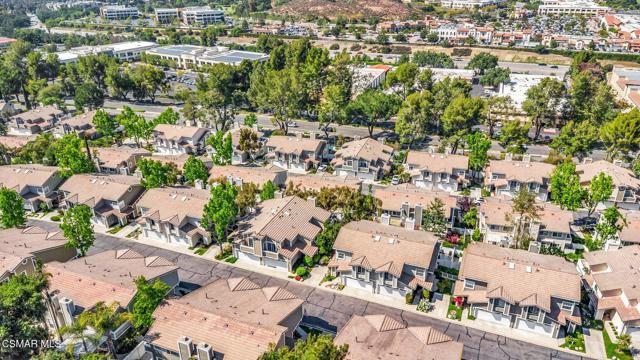 30972 Minute Man Way, Westlake Village CA: https://media.crmls.org/mediaz/b706abc7-ceb2-427a-8236-d195594058c6.jpg