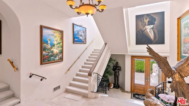 6400 Kanan Dume Road, Malibu CA: https://media.crmls.org/mediaz/b706df16-4128-4248-b432-3f73b8b0c43e.jpg