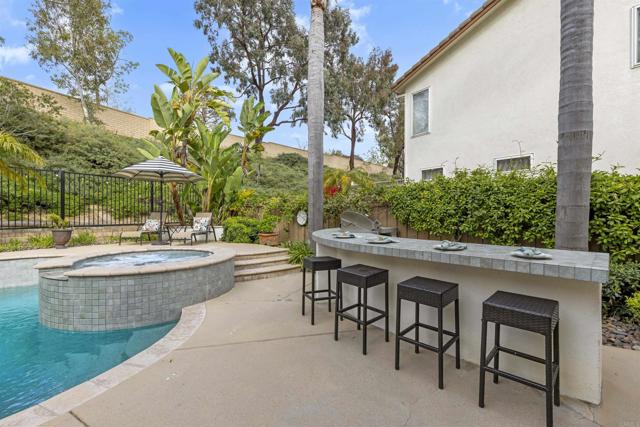 Detail Gallery Image 20 of 29 For 10949 Spicewood Ct, San Diego,  CA 92130 - 5 Beds | 4/1 Baths