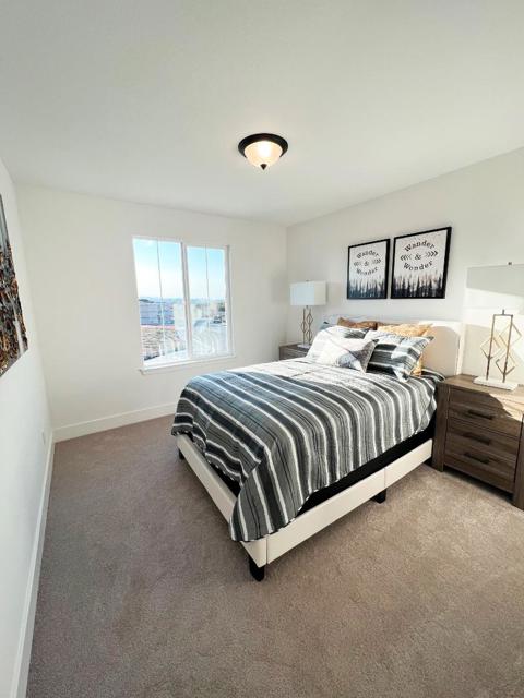 1183 Scout Peak Way, Hollister CA: https://media.crmls.org/mediaz/b707a763-e96a-4ff0-b57d-a74f81f127af.jpg