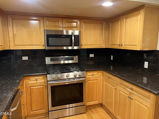 5414 Palm Drive, La Canada Flintridge CA: https://media.crmls.org/mediaz/b707af8f-669c-4f3b-9de5-da2edf273016.jpg