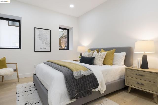 7270 Woodrow Dr, Oakland CA: https://media.crmls.org/mediaz/b7080aa2-aee5-40f1-9e16-d1b496b31dd4.jpg