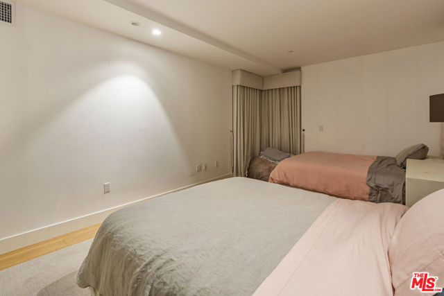 10777 Wilshire Boulevard, Los Angeles CA: https://media.crmls.org/mediaz/b7082663-6874-4b57-8594-8ec18272262f.jpg