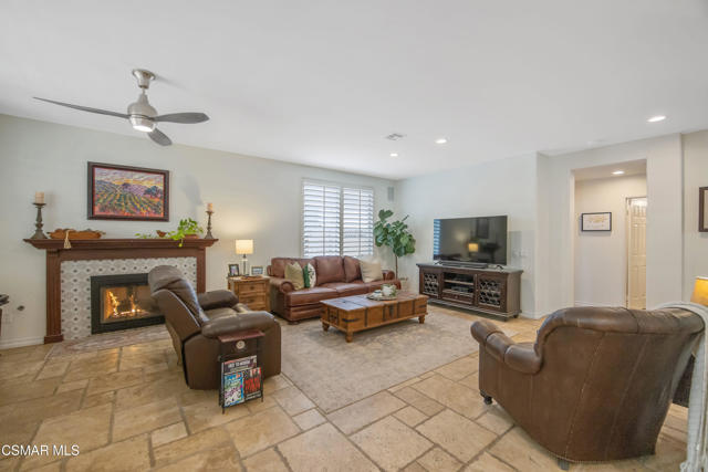 943 Paseo Barona, Camarillo CA: https://media.crmls.org/mediaz/b7085c55-ebff-4e84-999f-b8c1bb0b4ef1.jpg