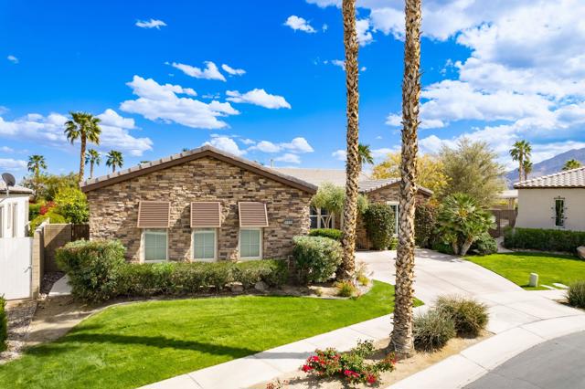 60590 Lace Leaf Court, La Quinta CA: https://media.crmls.org/mediaz/b708b8cb-3842-4782-a8cd-a8aecc300a73.jpg