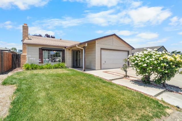 257 Robert Avenue, Ripon CA: https://media.crmls.org/mediaz/b708eb79-8675-40de-851d-128f81ac5278.jpg