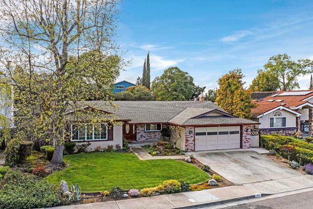 435 Ewing Drive, Pleasanton CA: https://media.crmls.org/mediaz/b708ecd5-a898-4942-8458-b3886148f165.jpg