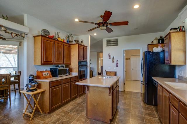 17997 Del Puerto Canyon Road, Patterson CA: https://media.crmls.org/mediaz/b7091a5d-716f-470b-91a3-a412f01a9fef.jpg