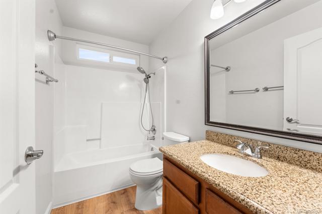 506 Calle Montecito, Oceanside CA: https://media.crmls.org/mediaz/b7094dec-f08f-482b-8cb8-800a783cb3d7.jpg