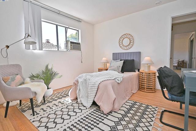 2081 Strang Ave, San Leandro CA: https://media.crmls.org/mediaz/b7096ba3-8533-4f29-bb88-12b5c7084e18.jpg