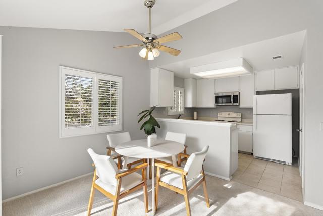 Detail Gallery Image 11 of 33 For 11325 Avenida De Los Lobos Unit D, San Diego,  CA 92127 - 1 Beds | 1 Baths