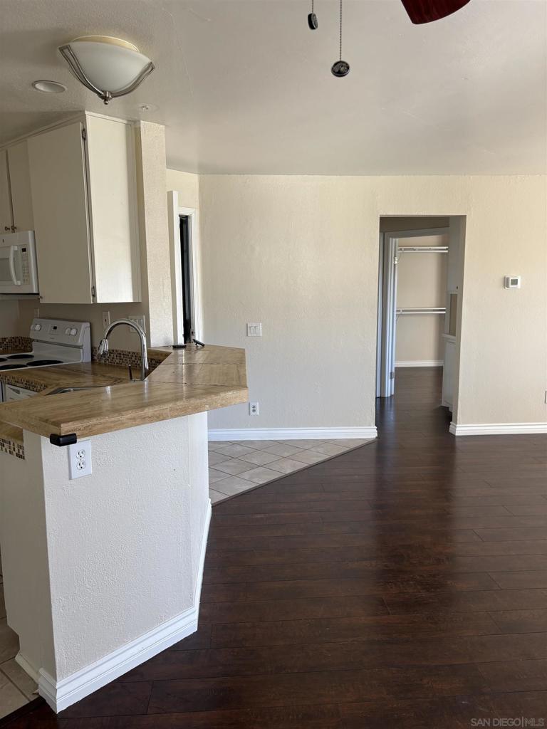 9730 Mesa Springs - photo 16