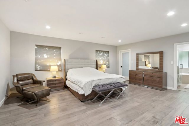 15539 Hamner Drive, Los Angeles CA: https://media.crmls.org/mediaz/b70a0cc7-ffa4-4697-a49a-83702d3c166e.jpg