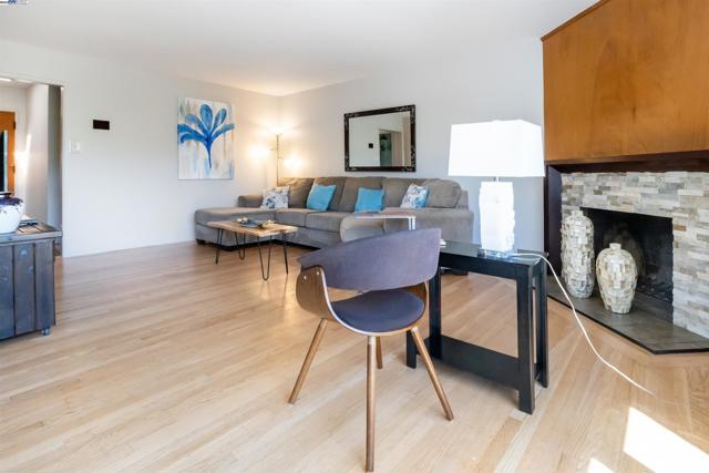 4670 Eggers Dr, Fremont CA: https://media.crmls.org/mediaz/b70a22a3-f1ed-4b0f-8313-d01a6ea4474d.jpg