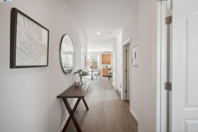 1109 Marsala Cir, Salinas CA: https://media.crmls.org/mediaz/b70a58b4-b5e4-4525-b807-2c1037217dae.jpg