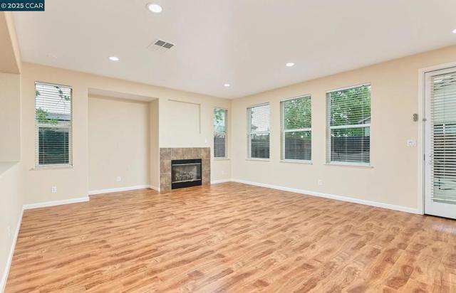 4874 Snowy Egret Way, Oakley CA: https://media.crmls.org/mediaz/b70a71ef-2051-452e-831f-56355728a7e1.jpg