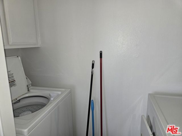 1233 Tamarind Avenue, Los Angeles CA: https://media.crmls.org/mediaz/b70aa1c4-ee13-42d1-a1a5-be8ad1291ba9.jpg