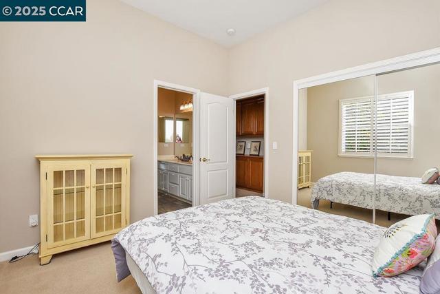 2560 Risebridge Ct, Brentwood CA: https://media.crmls.org/mediaz/b70b4002-de2f-463c-99e4-0820f5cae009.jpg
